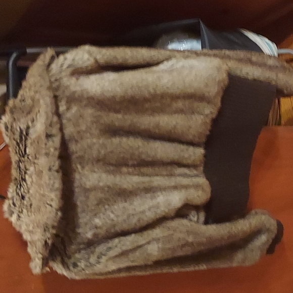 Faux Fur Brown Cropped Jacket. Selling As Is. - Picture 2 of 2